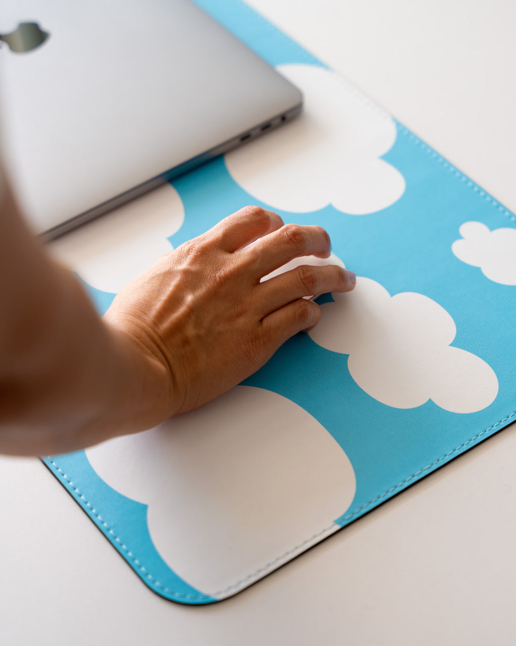 Mat de escritorio "Cielito en calma"